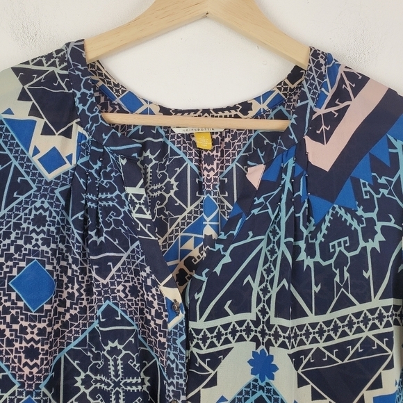 Leifsdottir Button Up Blouse 12 Blue Geometric 100% Silk Anthropologie Business - Picture 10 of 11